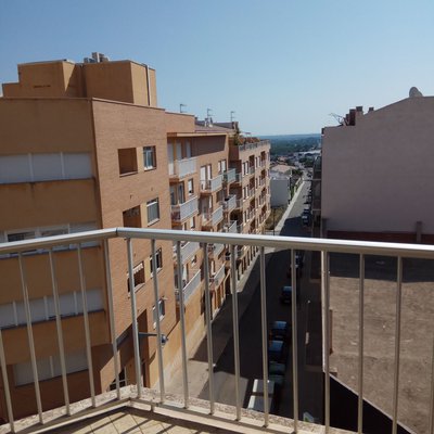 SEMI-NEW APARTMENT WITH GOOD VIEWS TO THE BEACH