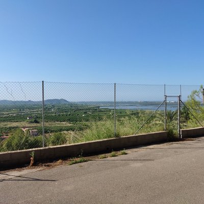 Parcela en la urbanización Monte Pego.