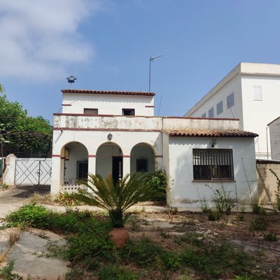 Vivienda con parcela de 1251 m2 en les verdales