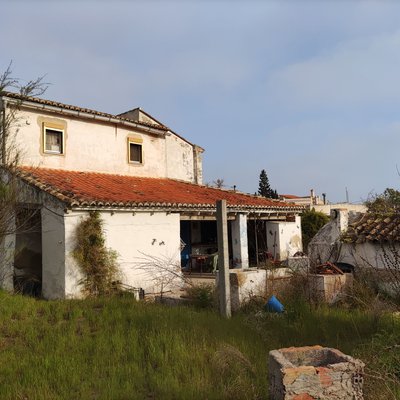 Vivienda a menos de 100ml de la playa con 1500.-m2 de parcela