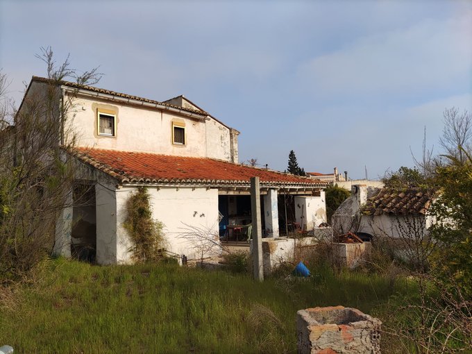 Vivienda a menos de 100ml de la playa con 1500.-m2 de parcela