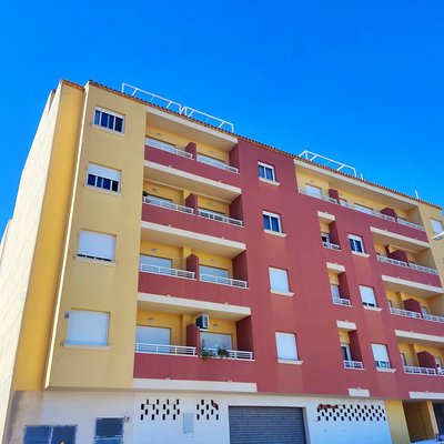 Vivienda de tres habitacionesy dos baños nueva.