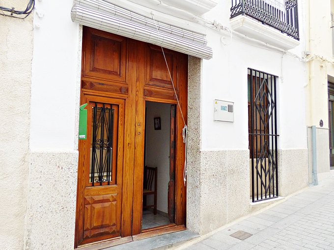 TOWN HOUSE IN PEGO'S HISTORICAL CENTRE